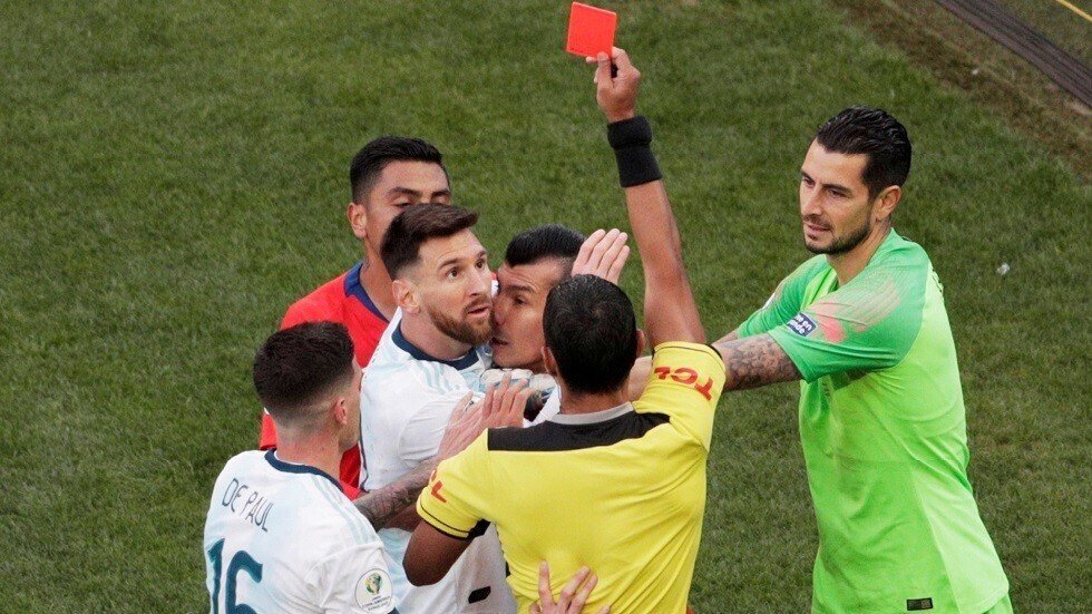 "كونميبول" يرفض تخفيض عقوبة ميسي