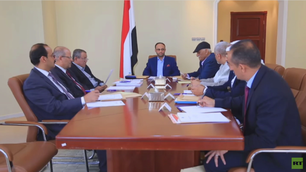 الحوثيون: تواصل غارات التحالف على اليمن