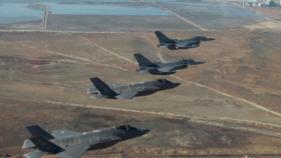 للمرة الثالثة في أقل من 10 أيام.. طائرات أمريكية تغير على مسلحين جنوب ليبيا