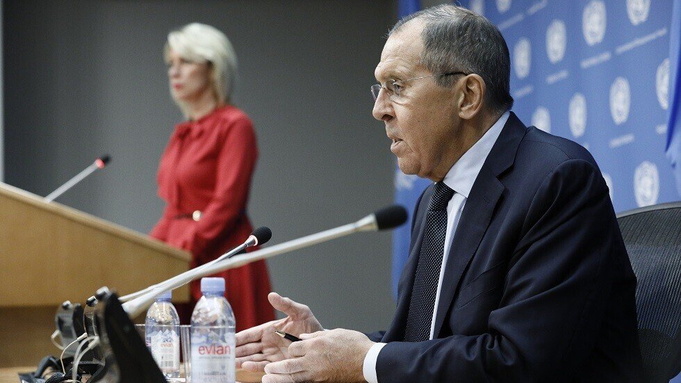 لافروف: لولا التدخلات الخارجية لتشكلت اللجنة الدستورية السورية في العام الماضي