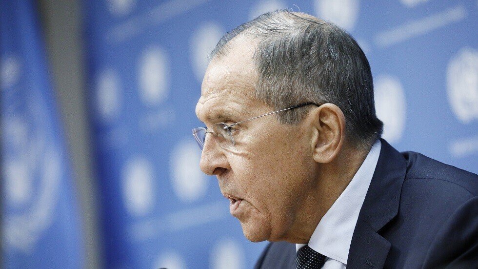 لافروف: المواقف الأمريكية تجاه إيران تقوض نظام عدم الانتشار النووي