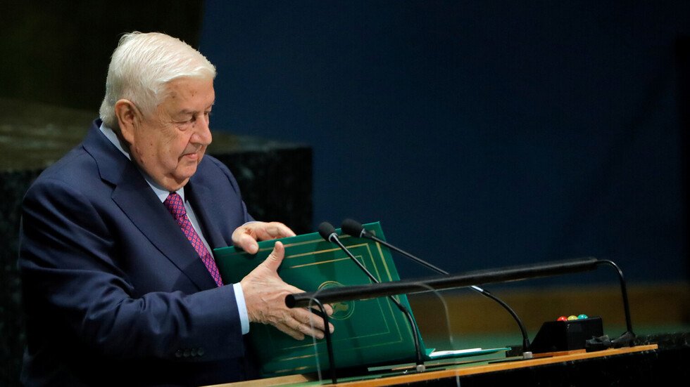 المعلم يعلن مرجعيات ومبادئ عمل اللجنة الدستورية في 5 نقاط