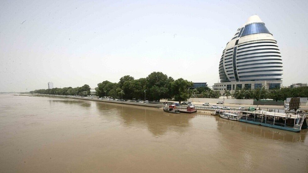 الخرطوم تستدعي السفير المصري إثر اعتقال طالب سوداني في القاهرة