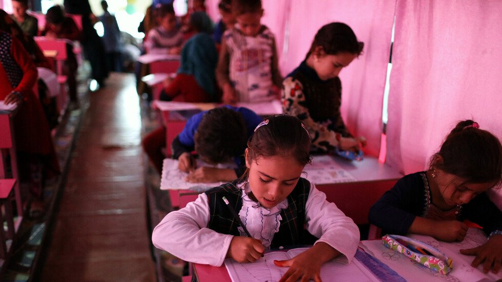 العراق.. التحاق 10 ملايين تلميذ وطالب بمدارسهم وجامعاتهم