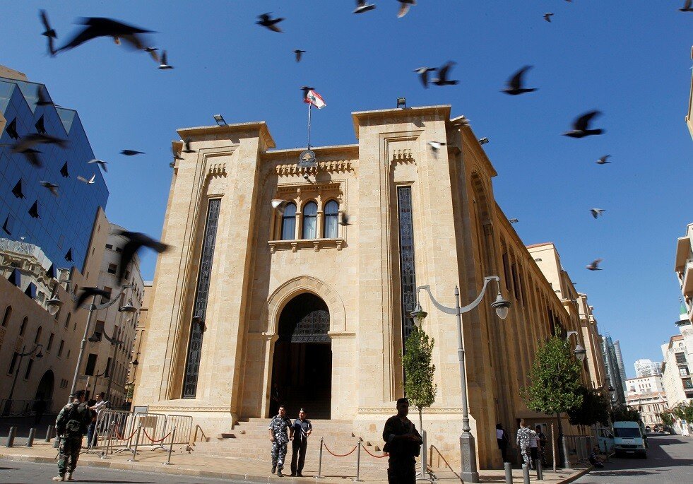 تأجيل محاكمة لبناني متهم بمحاولة تفجير طائرة إماراتية