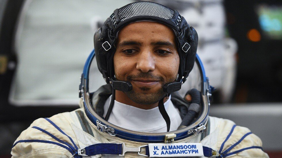 تعرف على ما يصطحبه رائد الفضاء الإماراتي في رحلته الفضائية