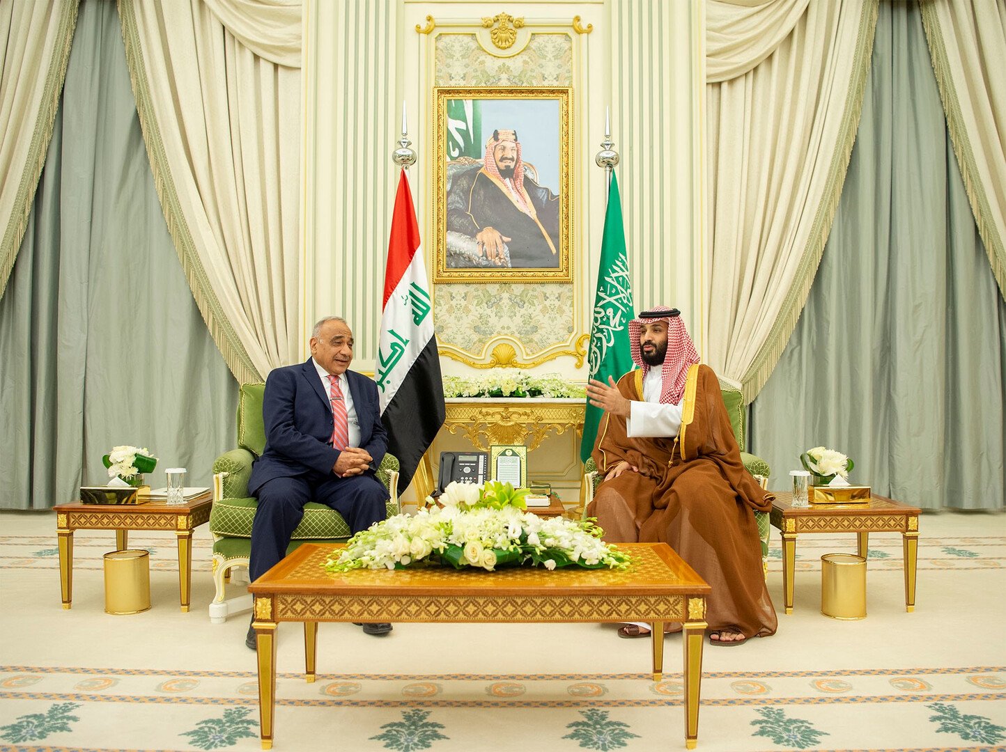 ولي العهد السعودي يبحث مع رئيس الوزراء العراقي 