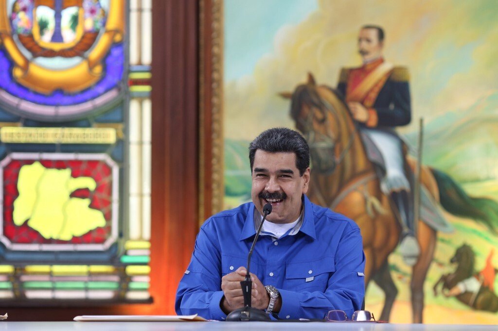 مادورو يوقف الحوار مع المعارضة ويتهمها بمحاولة بيع منطقة إيسيكيبو