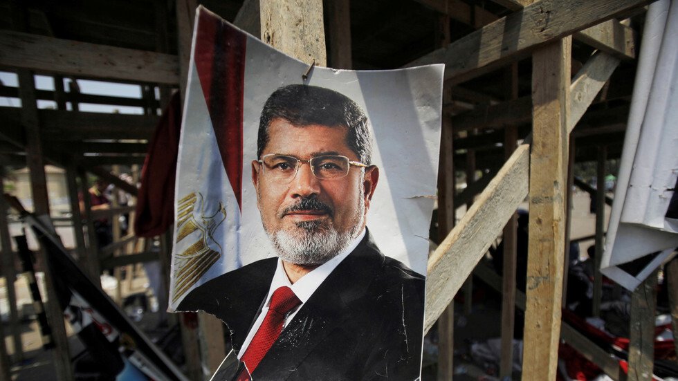 القضاء المصري يصدر قرارا توضيحا بشأن محمد مرسي