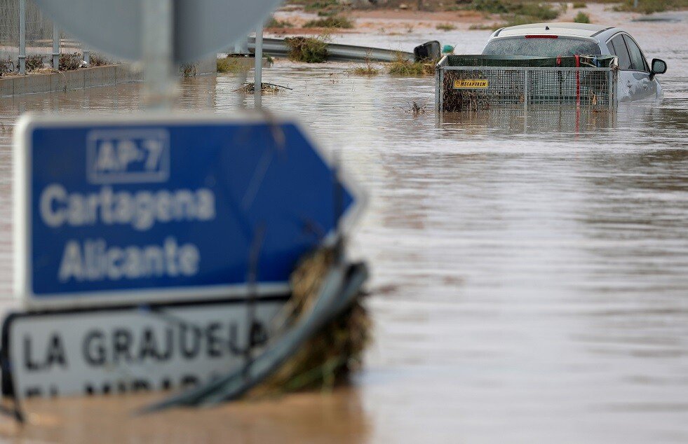 ارتفاع حصيلة قتلى الأمطار الغزيرة في إسبانيا إلى 5 أشخاص