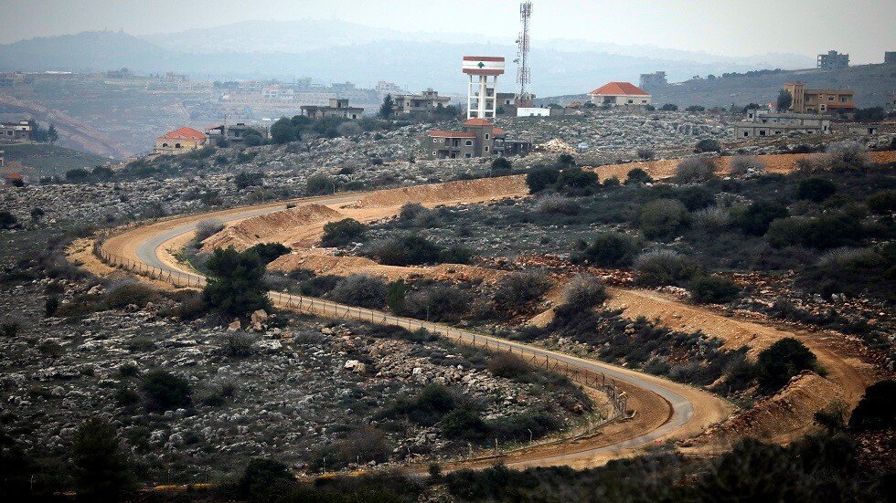 إسرائيل تغلق المجال الجوي على حدود لبنان