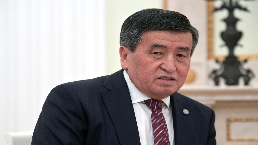 رئيس قرغيزستان ضد الانتقال إلى الأبجدية اللاتينية