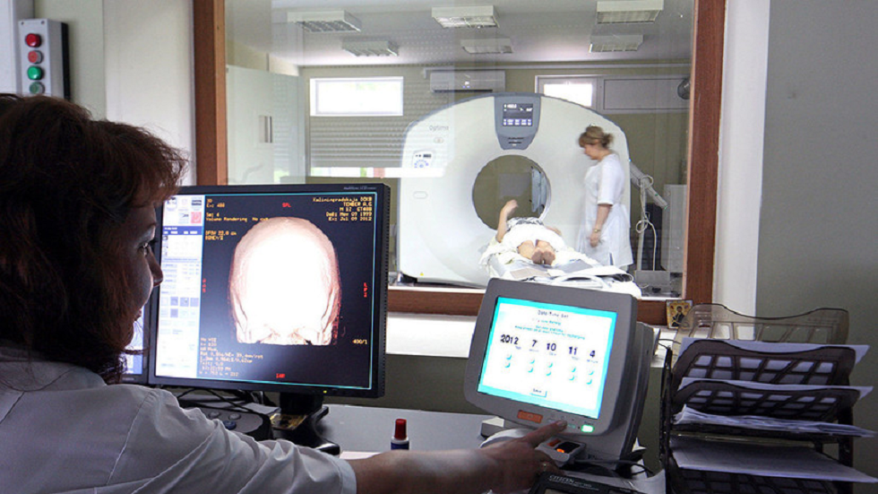 أخصائي روسي يكشف الأعراض الأساسية لسرطان الدماغ