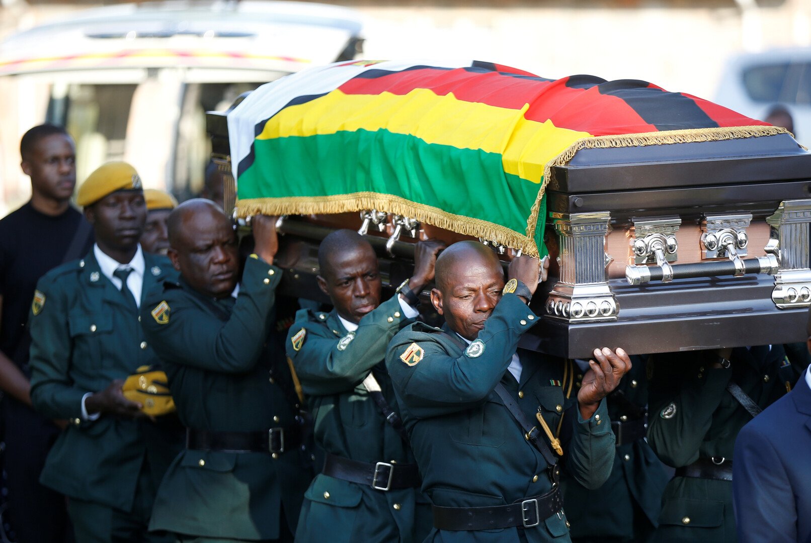 بعد جدل مع الحكومة.. عائلة موغابي تنظم جنازته في منزله الريفي