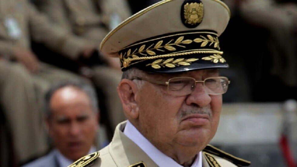 رئيس أركان الجيش الجزائري يعتبر الحكم الصادر بحق شقيق بوتفليقة 