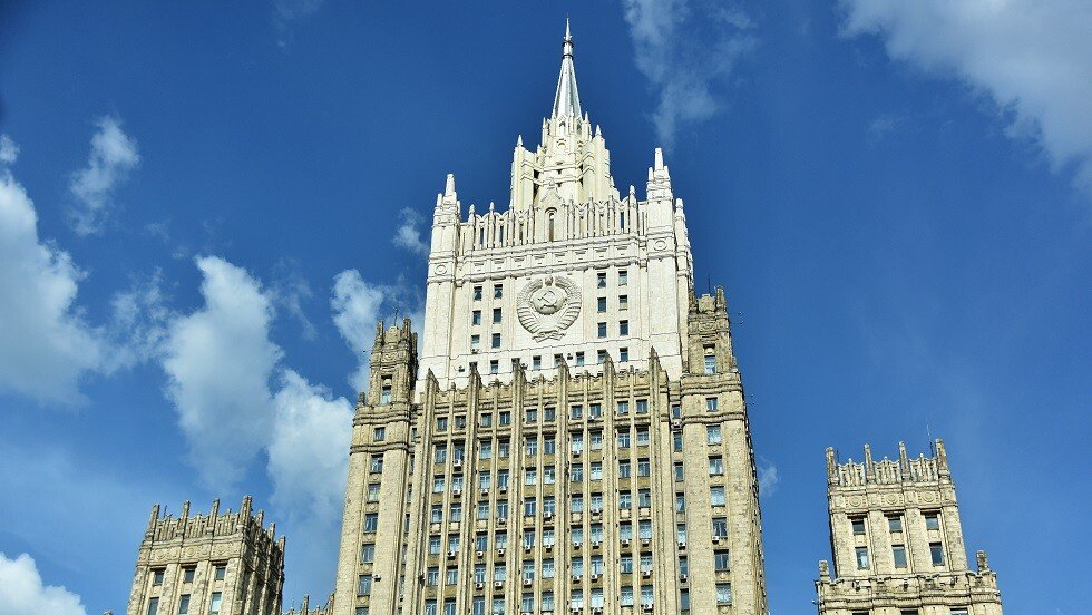 موسكو ردا على العقوبات الأمريكية: ندعو واشنطن لوقف ألاعيبها غير المجدية