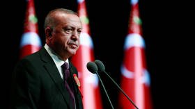 أردوغان يهدد بتنفيذ