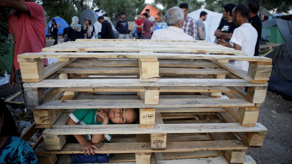 واشنطن تخطط لجمع بيانات الحمض النووي للمهاجرين