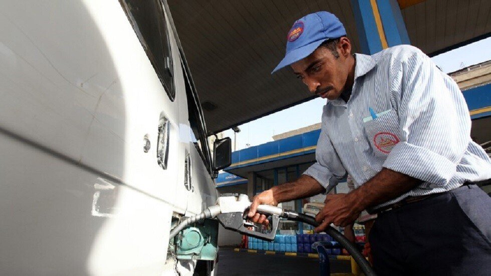 مصر تخفض أسعار البنزين  25 قرشا لليتر الواحد