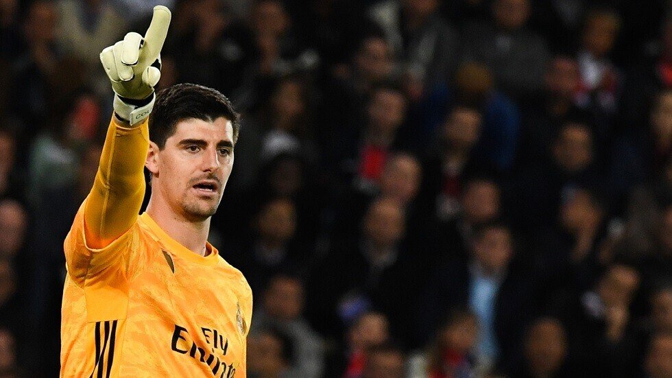 مشاركة كورتوا في مباراة غرناطة محل شك