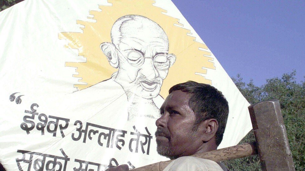 سرقة رفات المهاتما غاندي في ذكرى ميلاده الـ 150