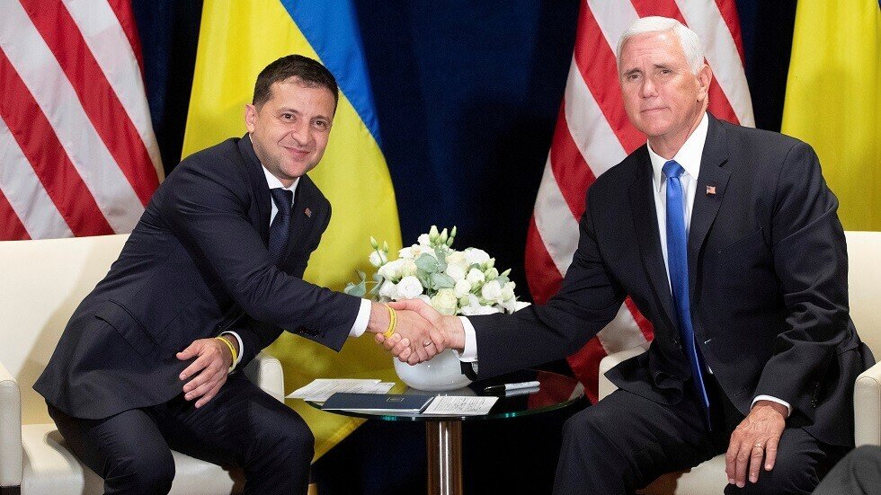 الديمقراطيون يطالبون بينس بتقديم وثائق في قضية عزل ترامب