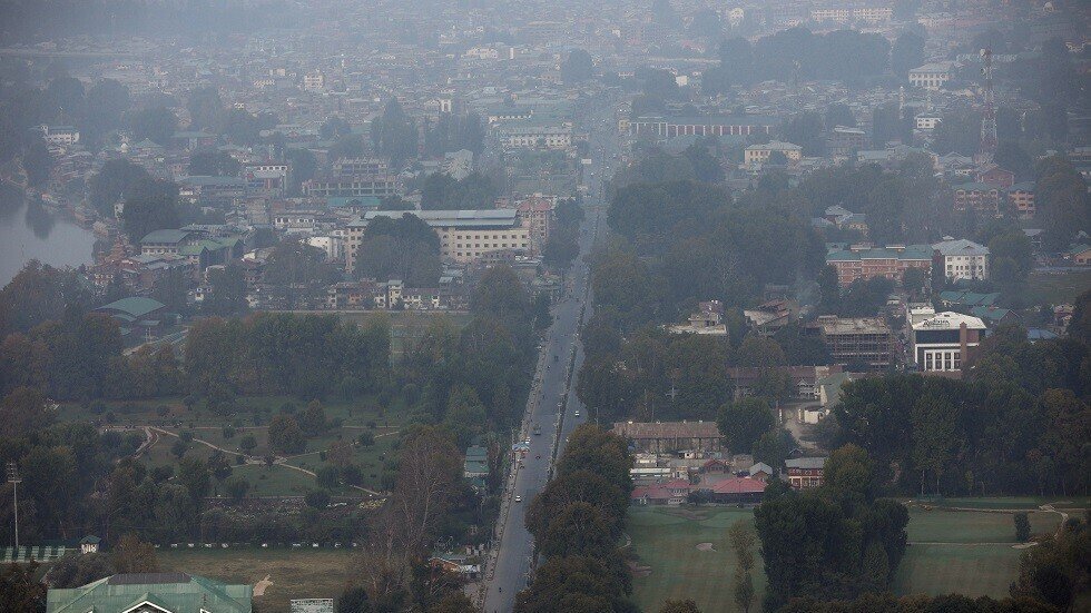 هجوم بقنبلة يدوية يخلف إصابات في كشمير