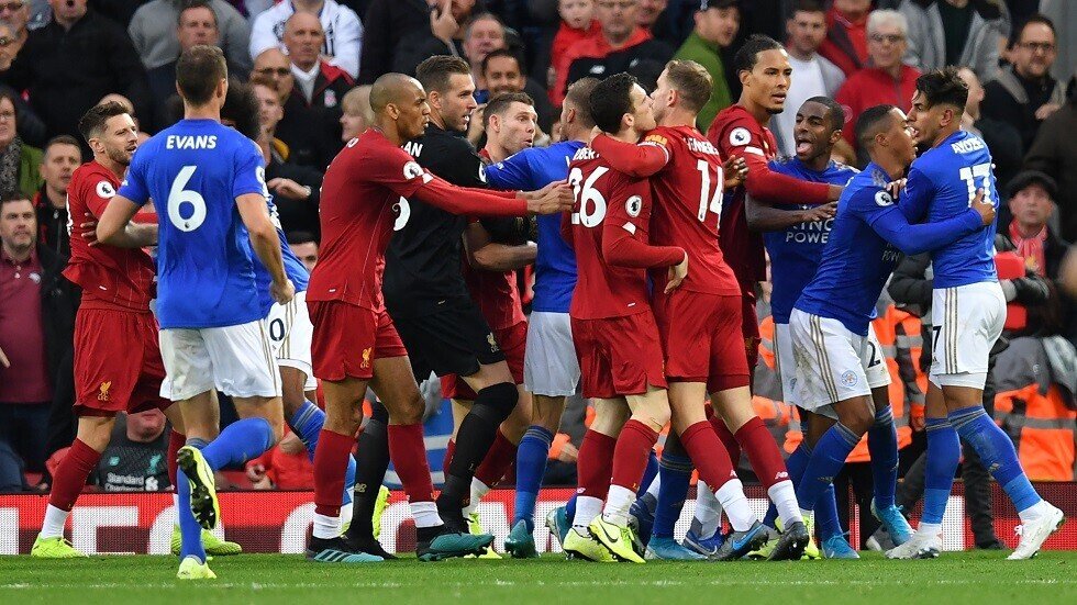 ليفربول يخرج من عنق الزجاجة أمام ليستر سيتي وصلاح يغادر مصابا