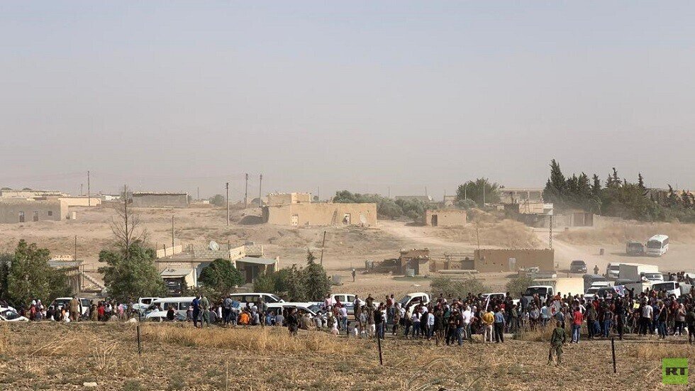 سوريا.. تظاهرة حاشدة أمام قاعدة أمريكية (صور)