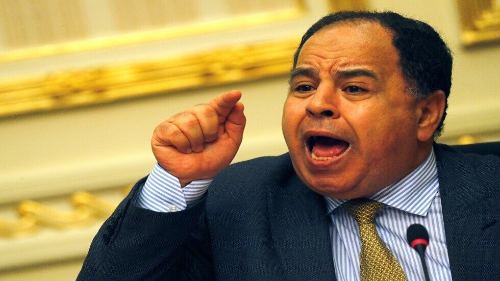 وزير المالية المصري يصدر قرارا حول الحد الأدنى للأجور