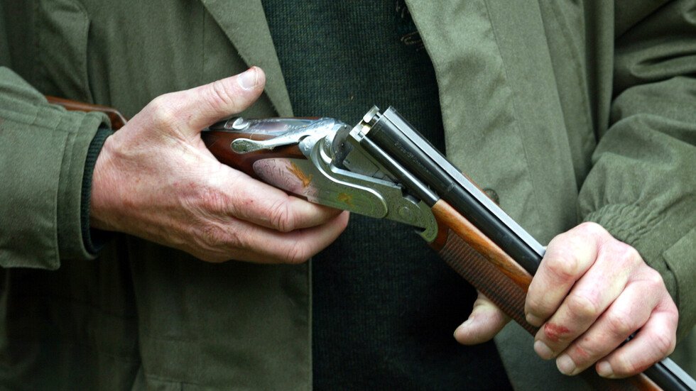 شاب أمريكي أراد أن يفاجئ حماه في عيد ميلاده فتلقى رصاصة