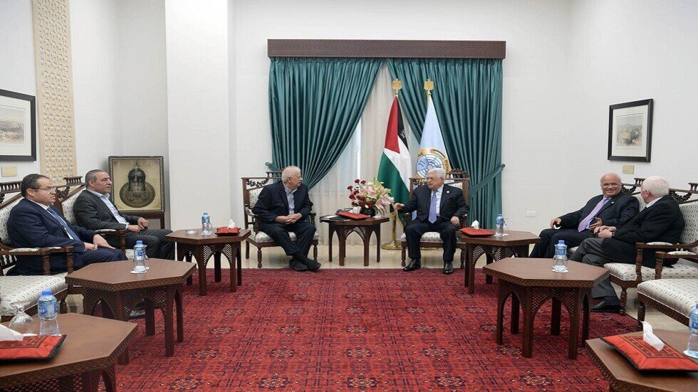 الرئيس الفلسطيني يكلف ناصر استئناف الاتصالات مع الفصائل لإجراء الانتخابات