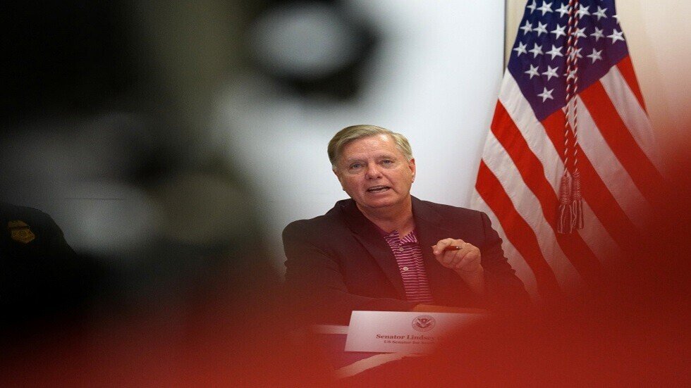 السيناتور الأمريكي غراهام يدعو لفرض عقوبات على تركيا في حال مهاجمتها لأكراد سوريا