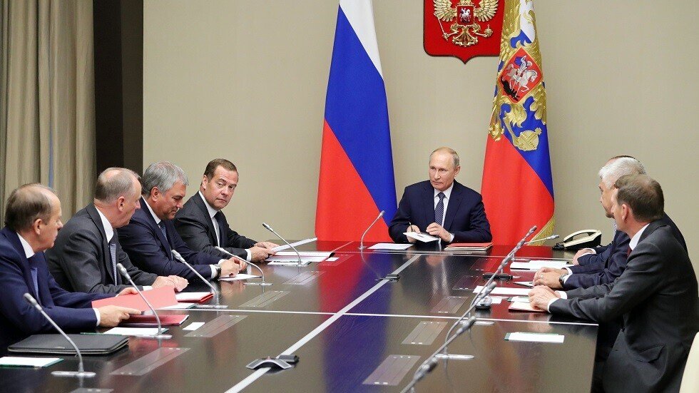 بوتين ومجلس الأمن الروسي يؤكدان ضرورة تفادي أي تهديد للتسوية في سوريا