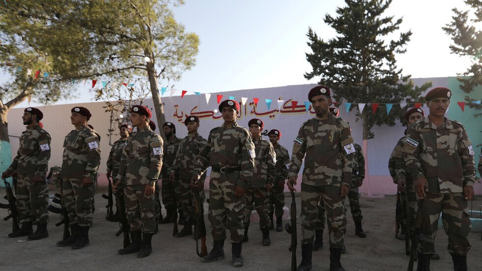 "الجيش الوطني السوري" يحشد قواته ويتجه نحو منبج استعدادا للعملية التركية