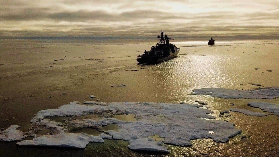 ما مصدر دقائق البلاستيك في الطريق البحري الشمالي؟