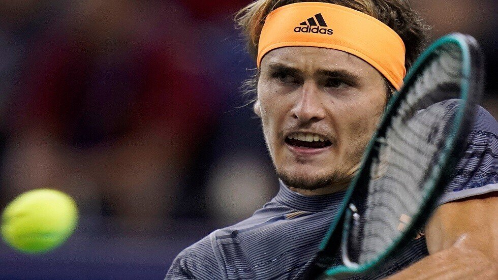 زفيريف يقهر فيدرر في بطولة شنغهاي (فيديو)