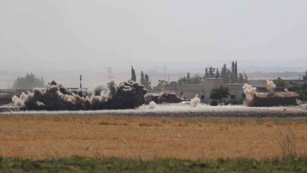 عشرات الأكراد الإيرانيين يحتجون أمام سفارة تركيا لدى طهران - فيديو