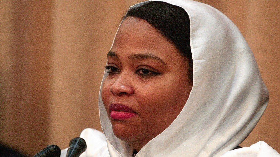 مصادر إعلامية سودانية: وزيرة الرياضة تغلق حسابها على