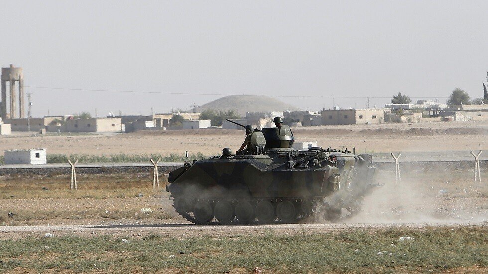 "رايتس ووتش" تحذر من تداعيات نقل معتقلي "داعش" من سجون قوات سوريا الديمقراطية إلى العراق