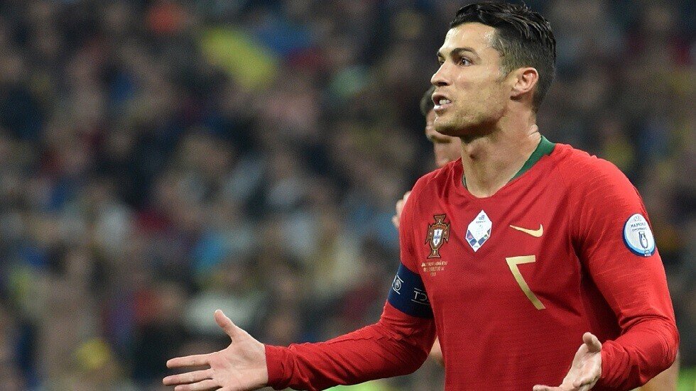 رونالدو يشكو من مطاردة الأرقام القياسية له! (فيديو)