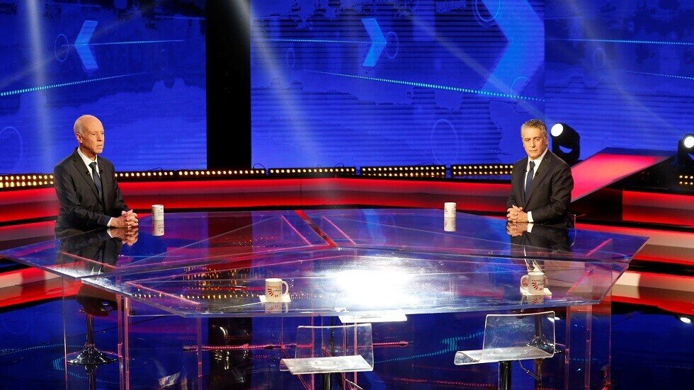 تونس.. حزب القروي يؤكد أنه لن يقدم طعنا بنتائج الانتخابات الرئاسية وأنه ينحني "لإرادة الشعب"