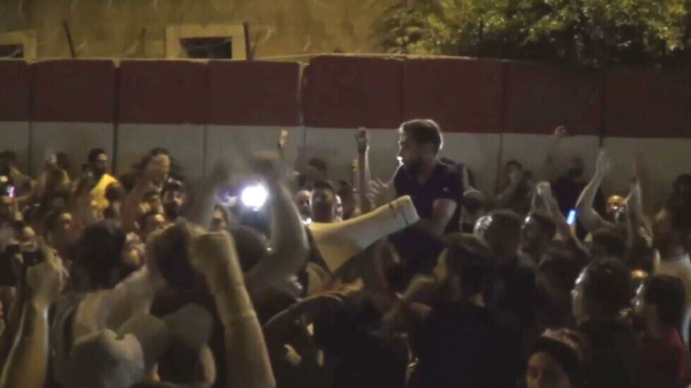 بالفيديو.. إطلاق نار وسط العاصمة اللبنانية بيروت