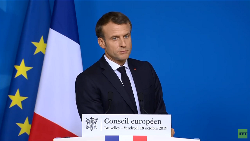 ماكرون: التدخل العسكري التركي في سوريا حماقة