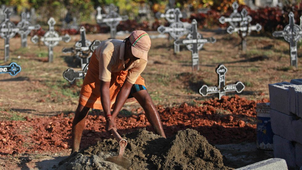 راعي أغنام هندي "يُبعث" أثناء دفنه