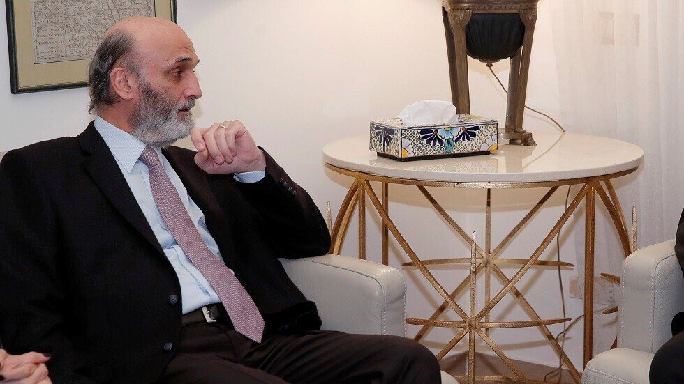 جعجع يعلن استقالة وزراء حزبه من حكومة سعد الحريري