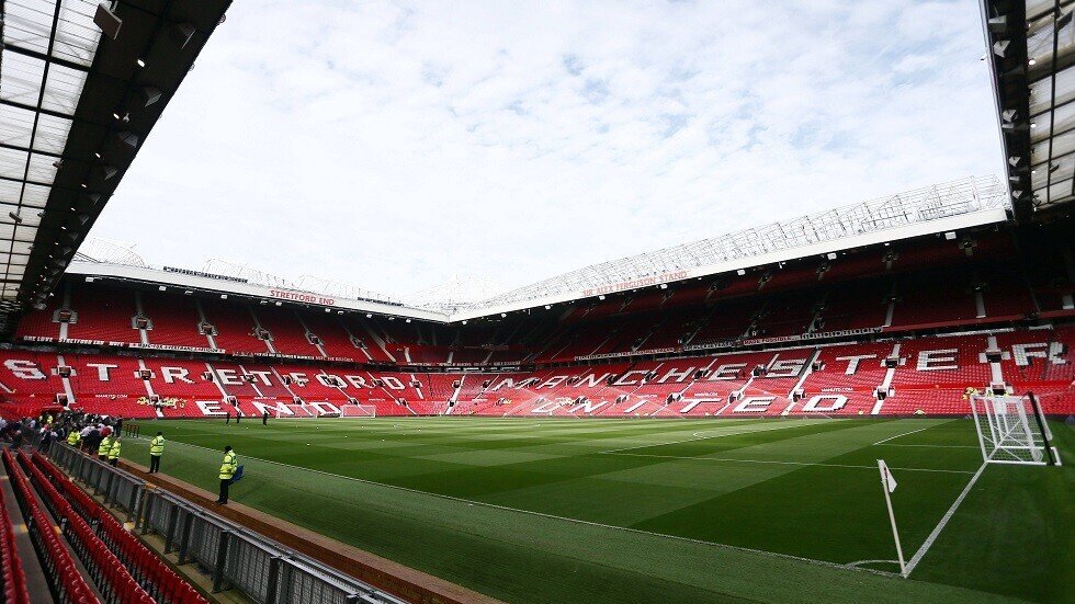 ليفربول يحل ضيفا على مانشستر يونايتد في قمة على صفيح ساخن .. التشكيلة الأساسية