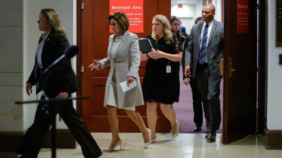 بيلوسي في زيارة غير معلنة لأفغانستان