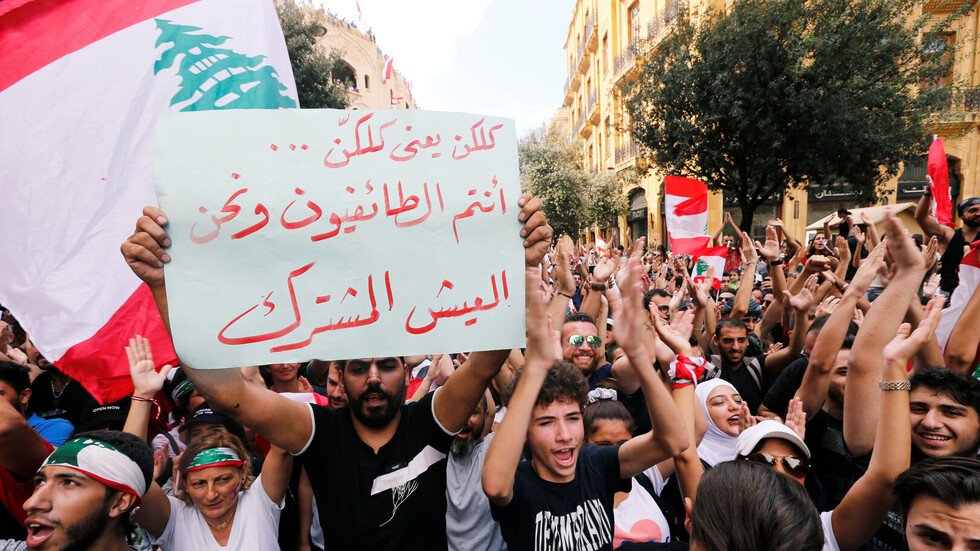 إيران تأمل بحل مناسب للأزمة في لبنان دون تدخل خارجي