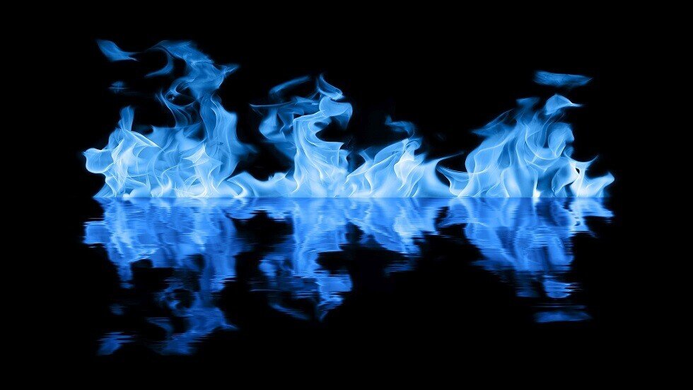 "ورقة" اصطناعية تنتج وقودا قابلا للاشتعال بدل البنزين